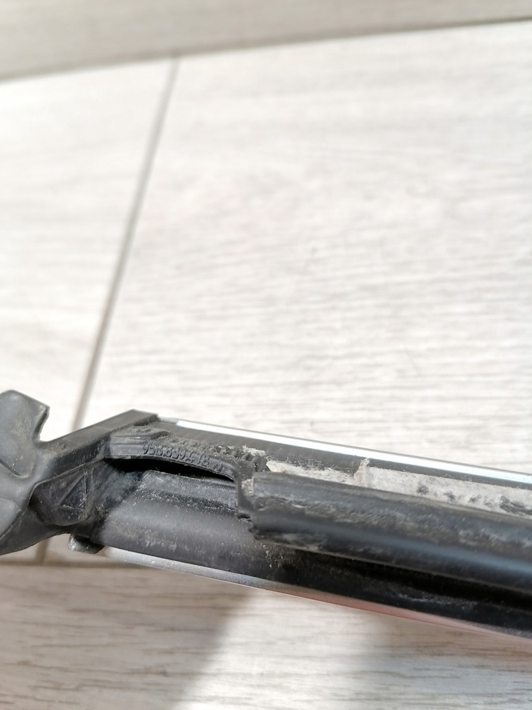 фото №7, Macan молдинг ущільнювач права 95b839478a