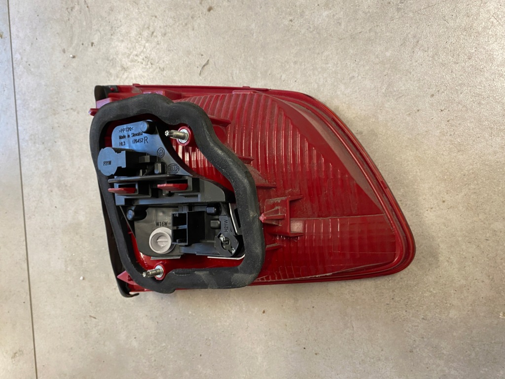 фото №10, Vw touran ii лампа правый задняя w крышка