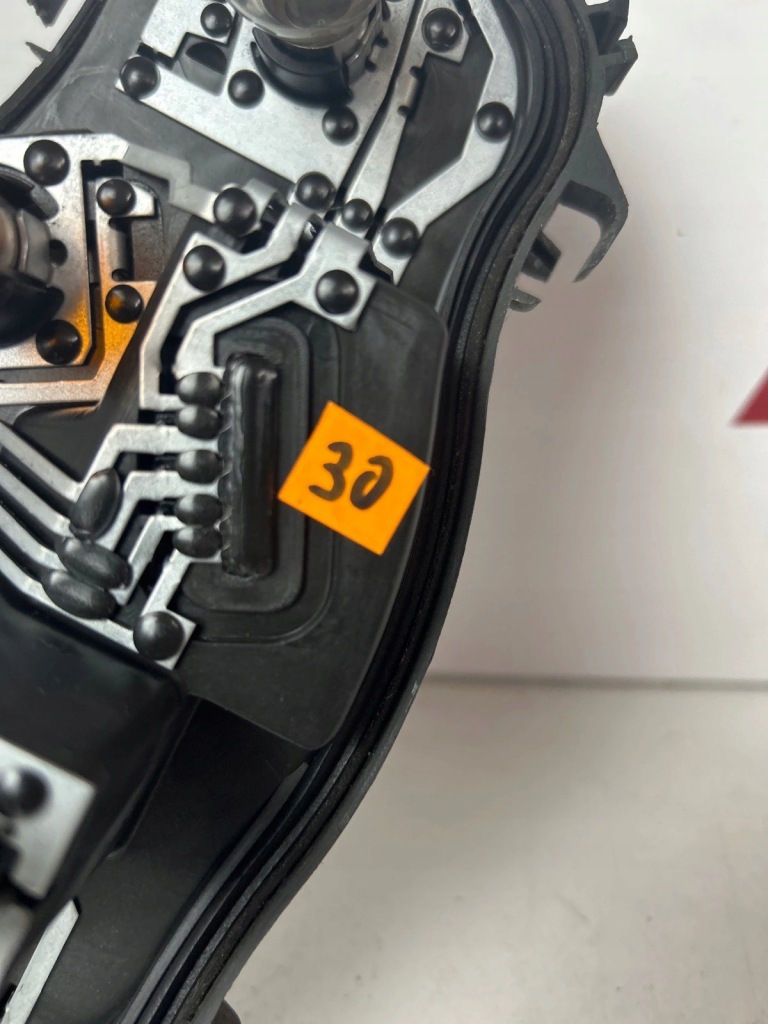 Вкладыш фары задняя левое  smart forfour 2 Доставка
