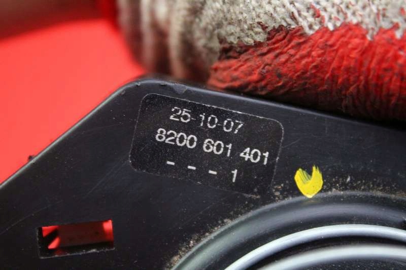 фото №11, Подъемник кронштейн колеса запасного 8200601401 renault clio 3 iii 05-09