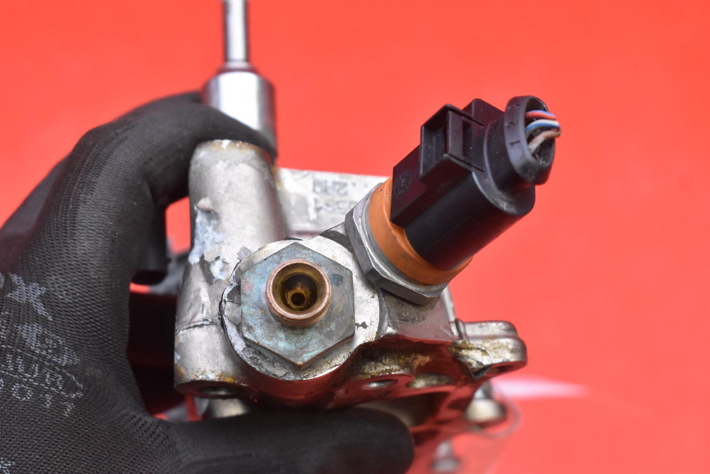 Молдинг упорскування форсунки gk284ahb vw touran 1 1 1.4 tsi 140 km рестайлінг  10-15 Оригінал