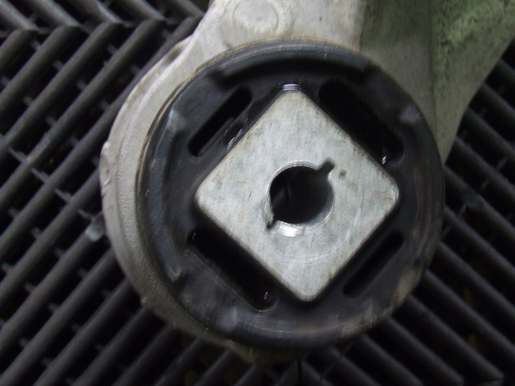 фото №6, Tesla model s підрамник підвіска 1009826-00-a