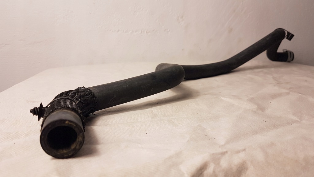 Патрубок шланг труба води радіатора tesla model s Оригінал