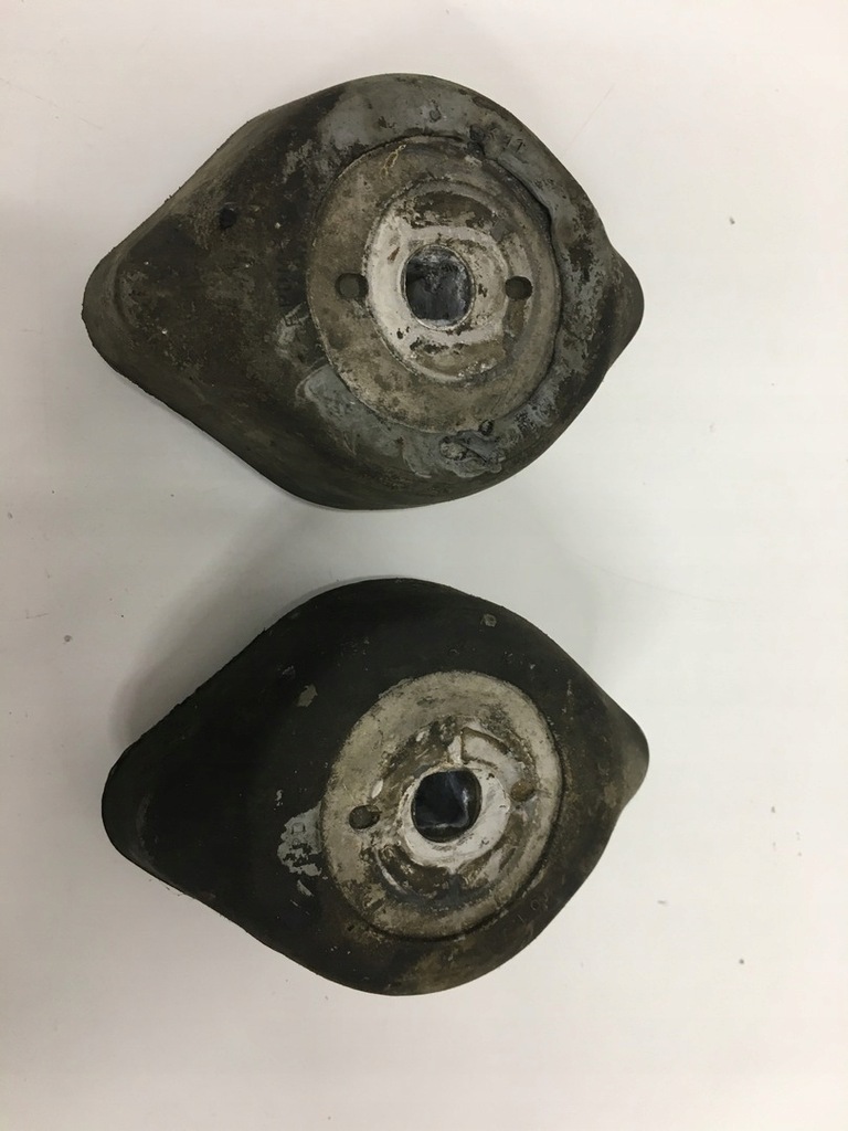 фото №15, Audi rs4 s4 b5 2.7t подушка коробки 8d0399151j 8d0399151d