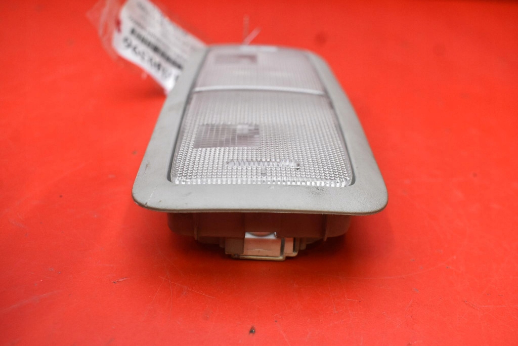 Лампа освещение салона задняя 81250-05030 toyota auris 2 2 рестайлинг  15-18 в Украине