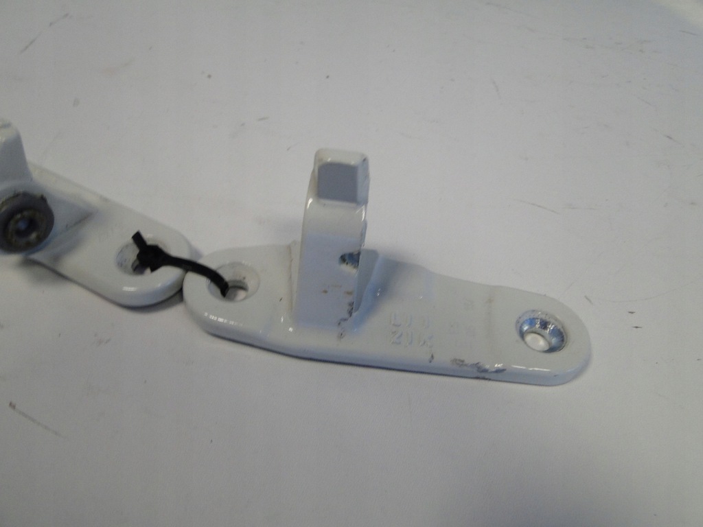 фото №7, Mercedes gla x156 петля дверь левая передние 650