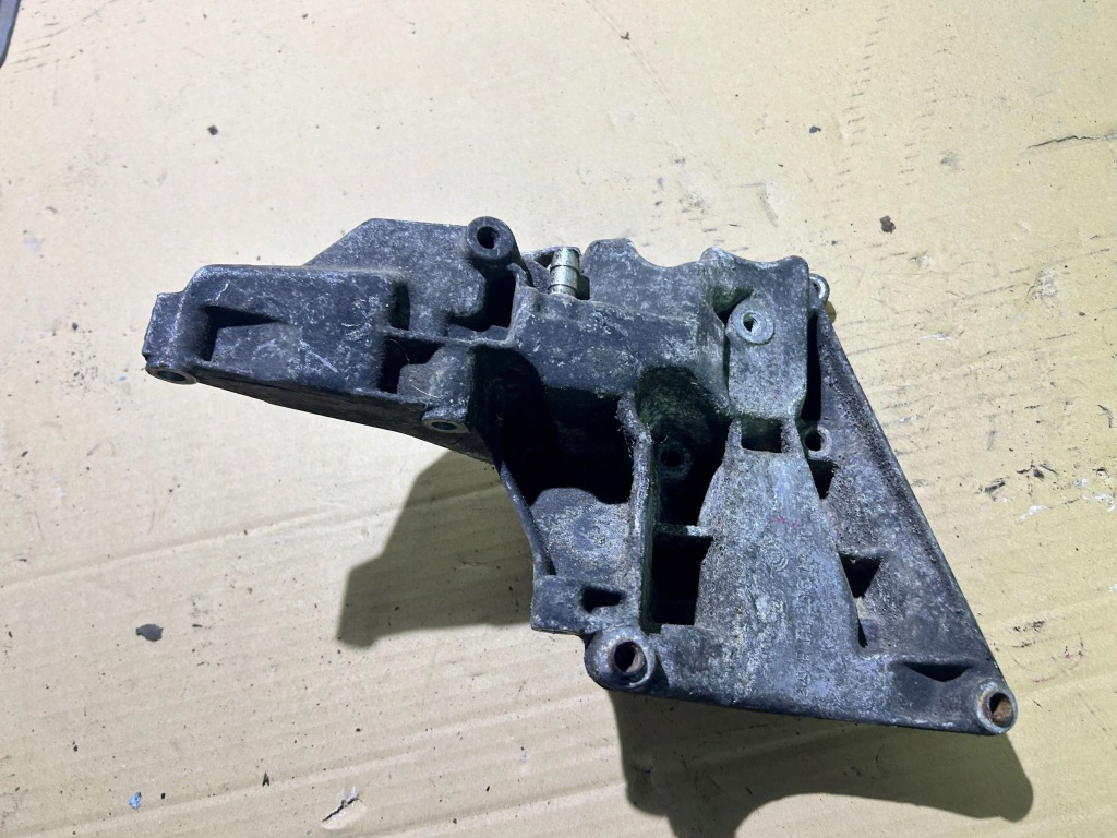 Купить Кронштейн монтажный компрессора кондиционера mercedes-benz m w166