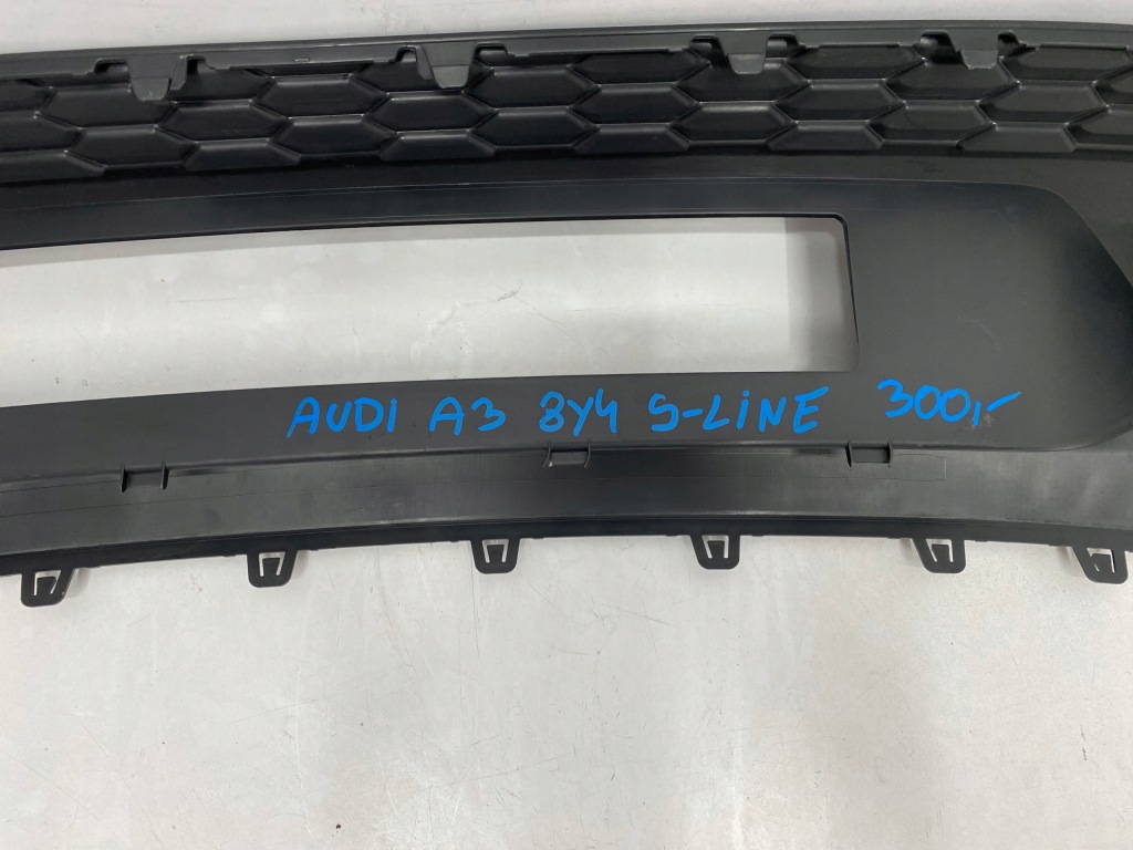 Audi a3 8y4 s-line накладка бампера задня задня Київ