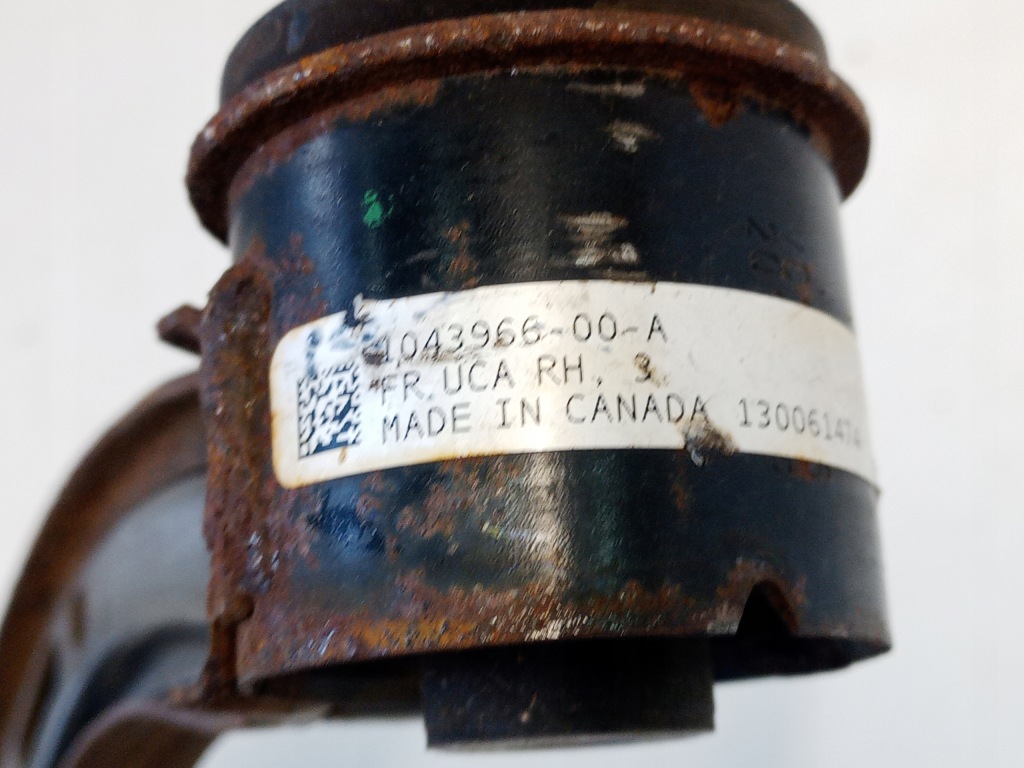 Важіль правий перед верхній tesla s 1043966-00-a Зі Шроту