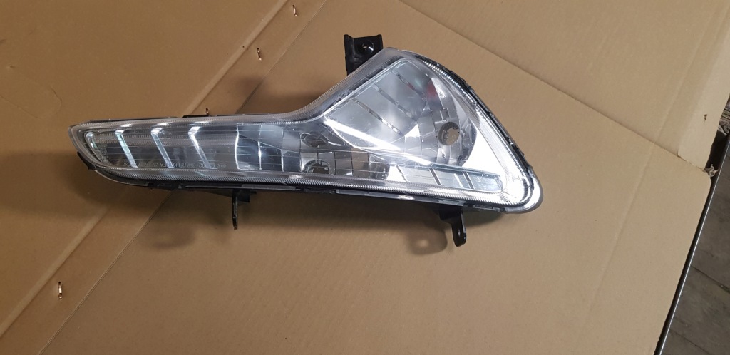 фото №1, Kia sportage iii противотуманная фара правый 92202-3w