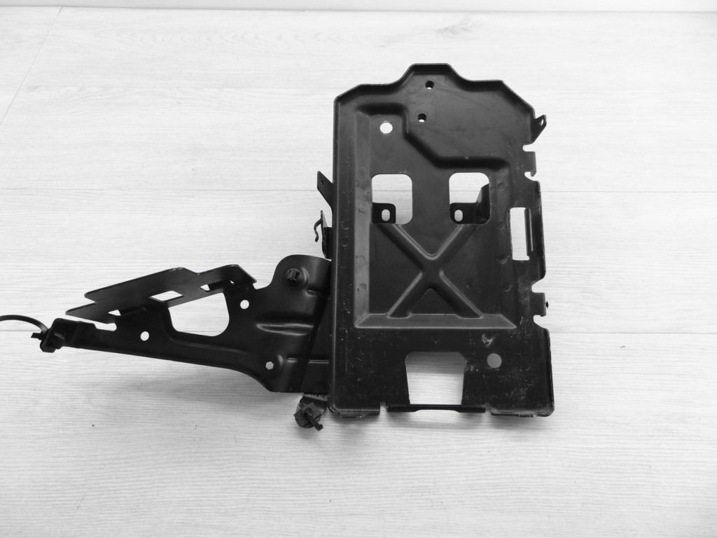 Купить Opel insignia b 1.5b основание аккумулятор 84221669