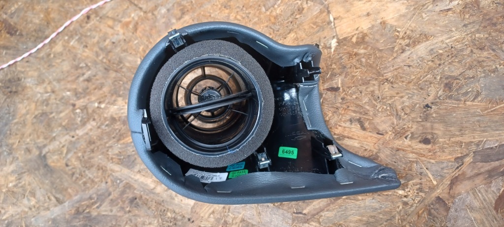 Nissan juke f16 2 2 решітка обдув оригінал європа 684106pe0a Зі Шроту