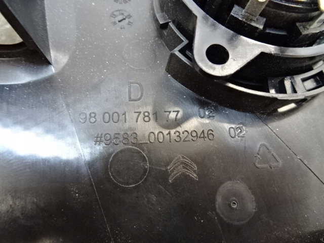фото №8, Citroen c4 cactus lift правая заглушка динамика консоли 9800178177