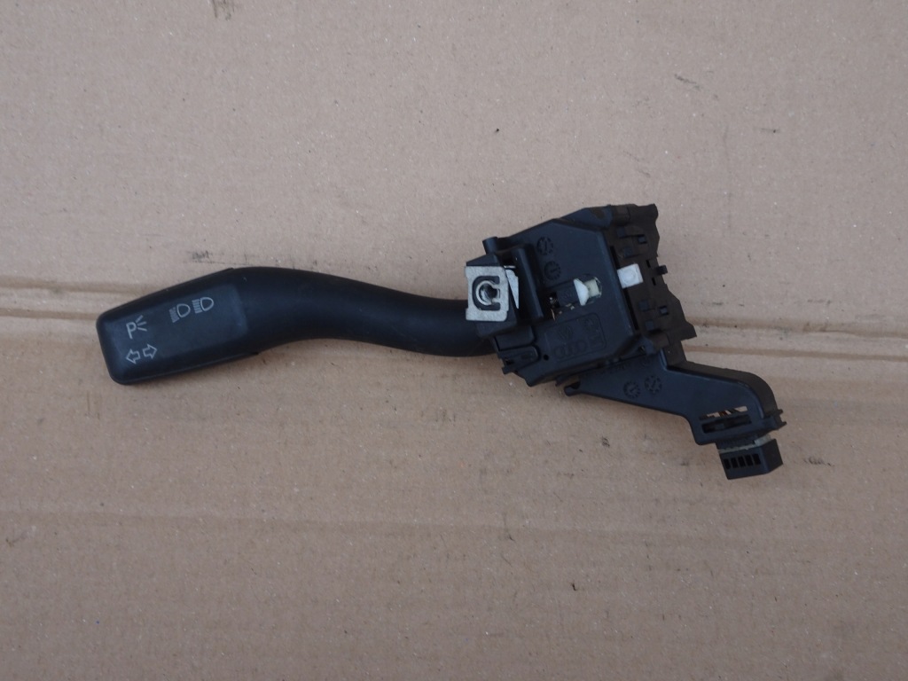 фото №1, Audi a3 8p перемикач повороту 8p0953513a