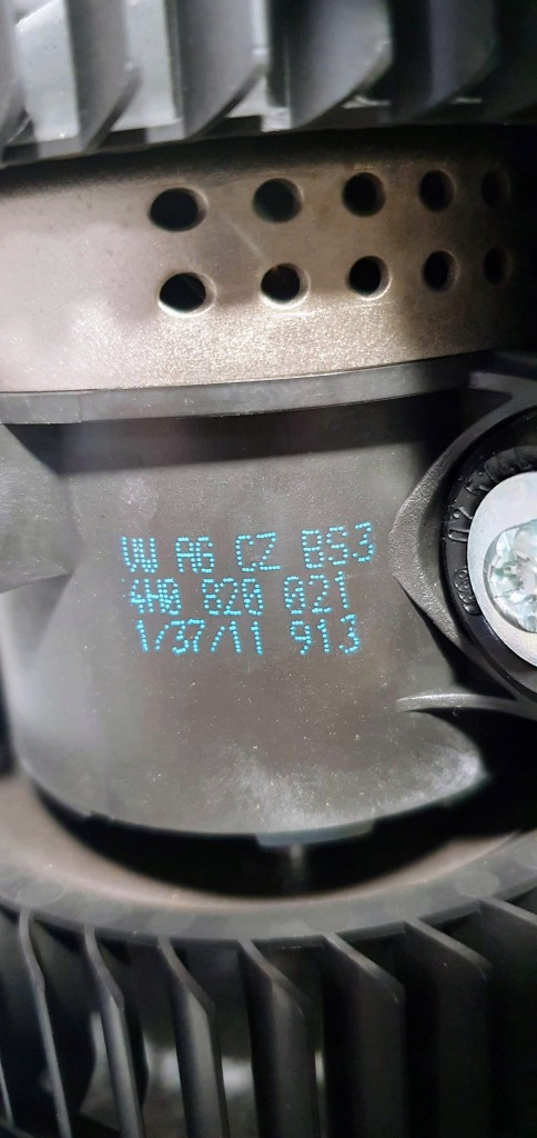 Audi a8 d4 вентилятор повітродувка обігрівача задні 4h0820021 новий Зі Шроту