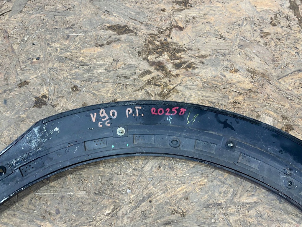 фото №7, Volvo v90 v-90 cc cross country 16- молдинг накладка na крыло правый задняя