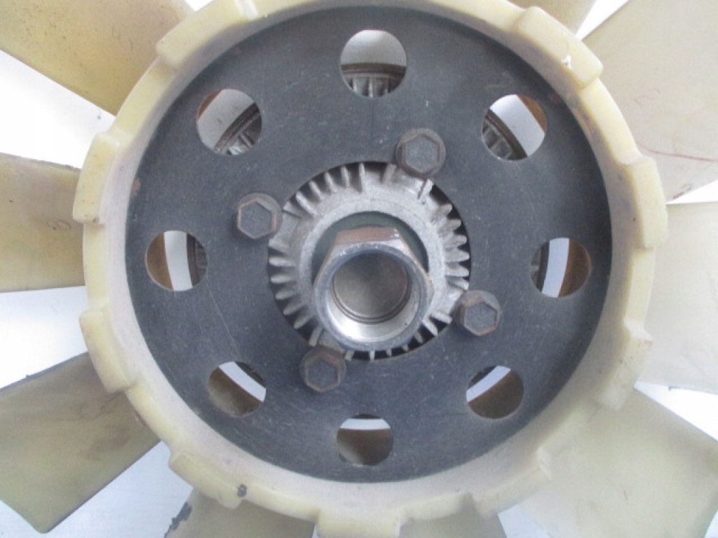 Cadillac srx 04-09r 3.6 v6 visco вентилятор охолодження 25723784 в Україні