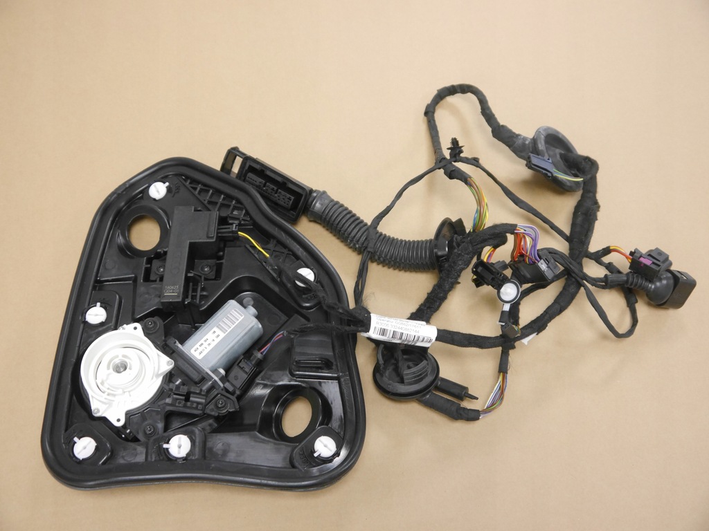 фото №1, Audi a7 4g доводчик двері задня правий 4g8839004