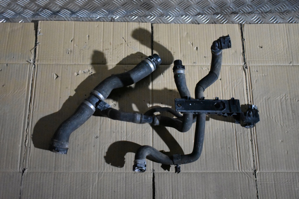 фото №1, Idealna магистраль водяная mercedes w167 1