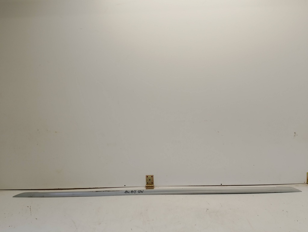 фото №1, Audi a4 b9 8w 8w0853932a правая молдинг порог