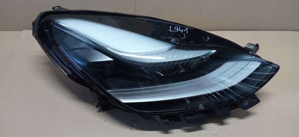 Купити Tesla model 3 y рестайлінг  20- фара перед правий full led європа  гарний стан 151495300d
