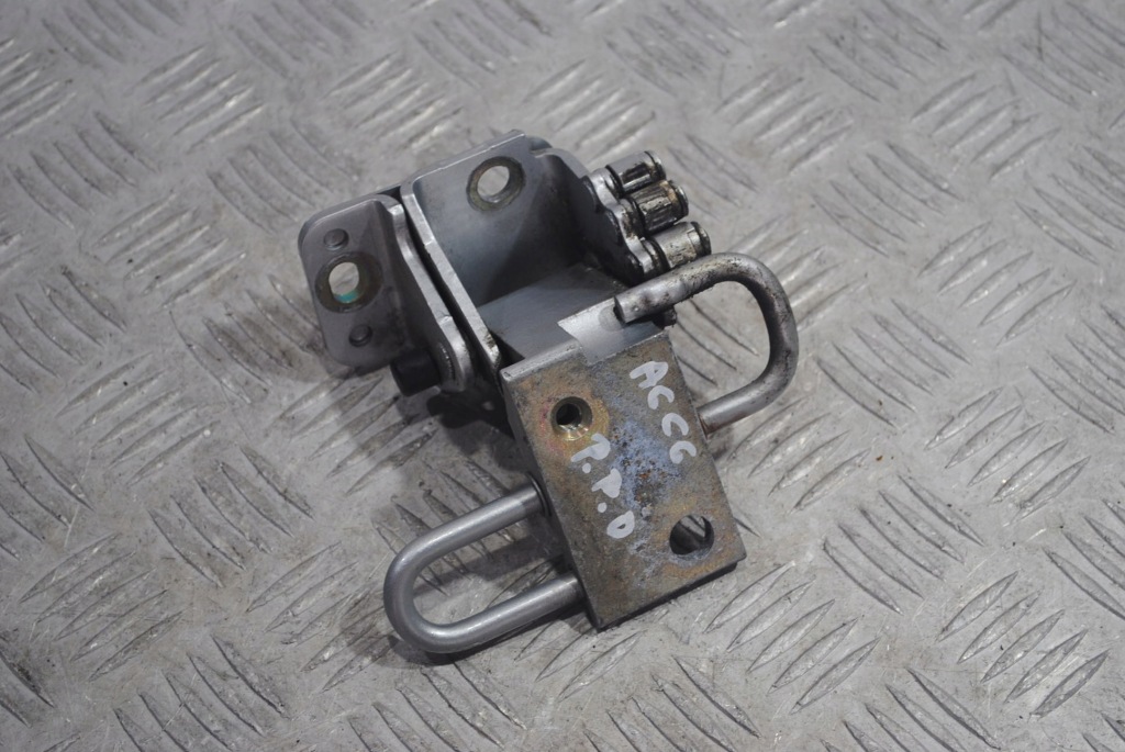 фото №1, Петля двері правий передній нижній audi a6 c6