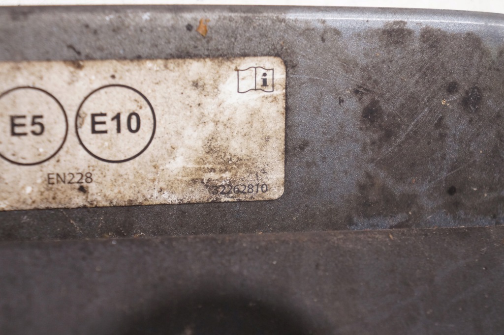 фото №6, Volvo s60 iii 714-19 комплект крышка заливной топлива 32262810 32262812