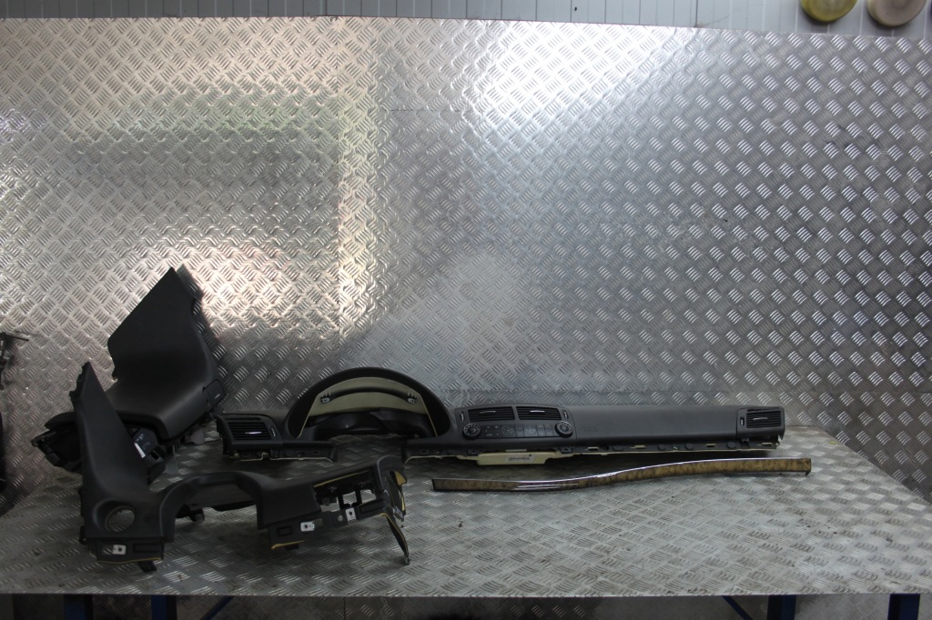 фото №1, Mercedes w211 приборная панель приборная панель europa ładna