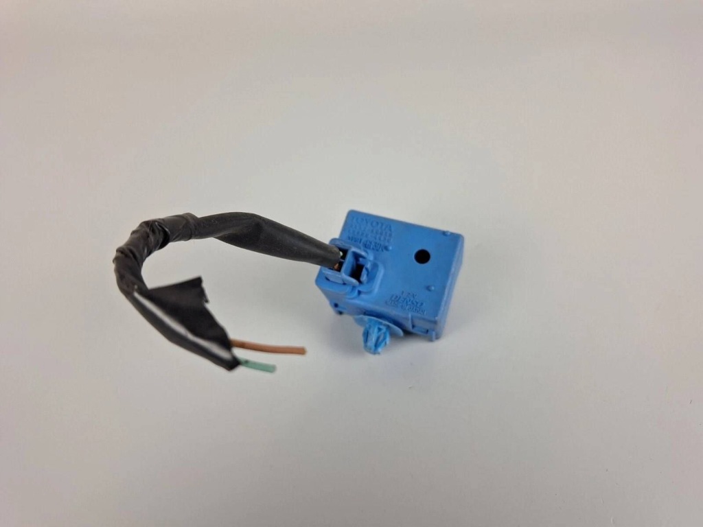 фото №3, Lexus rx 450h 2012 реле сигнал