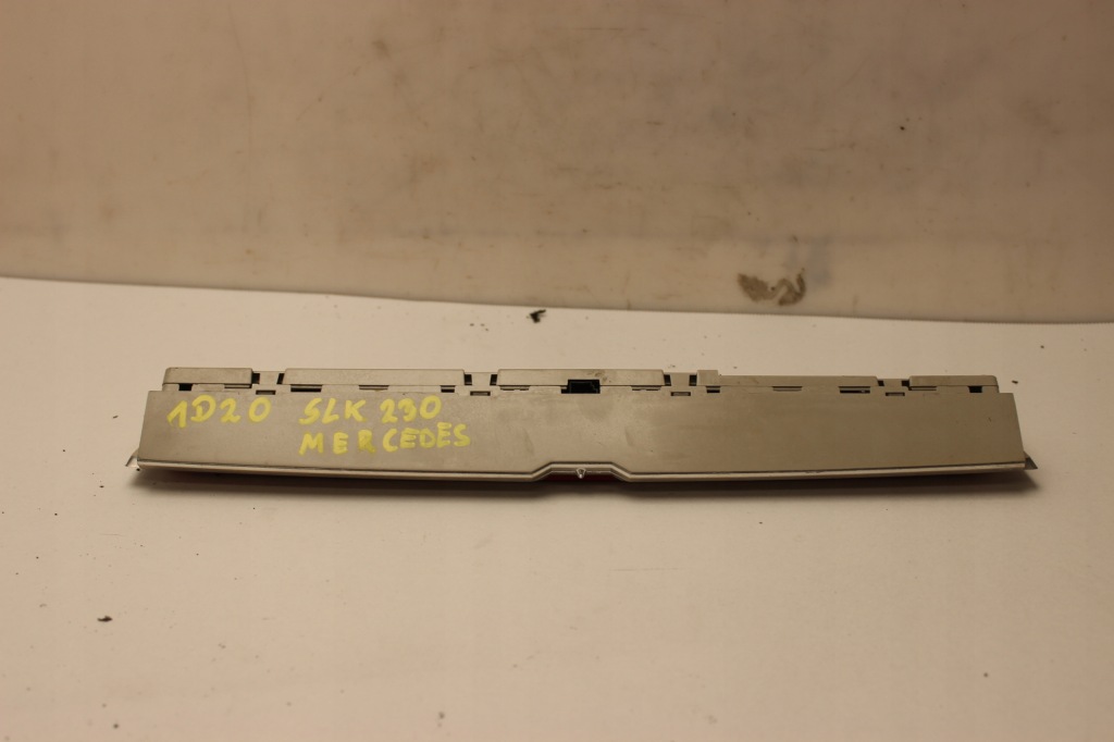 фото №2, Третий свет стоп mercedes clk w208 slk r170