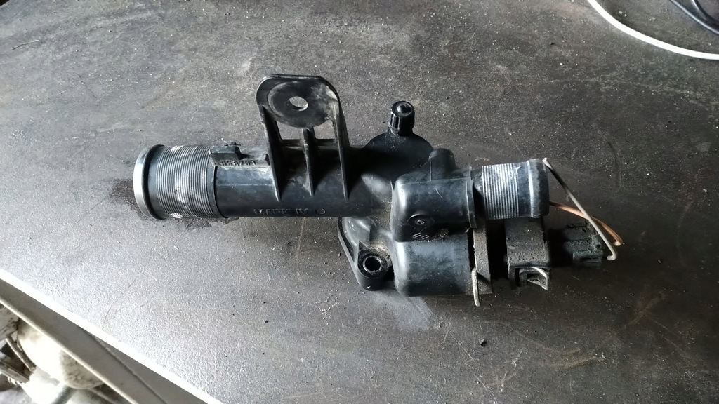 фото №1, Megane ii 1.5 dci - корпус термостата 558751