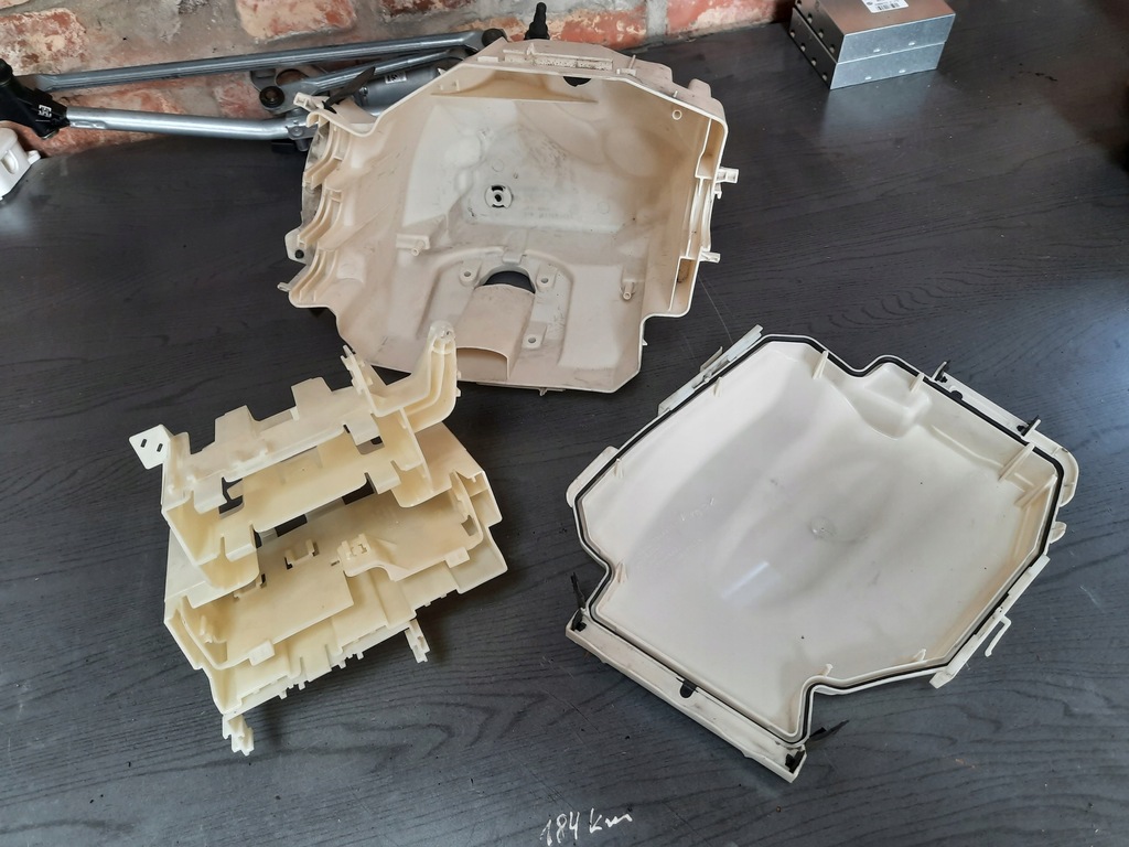 фото №7, Bmw x1 e84 2.0 20i коробка запобіжників корпус