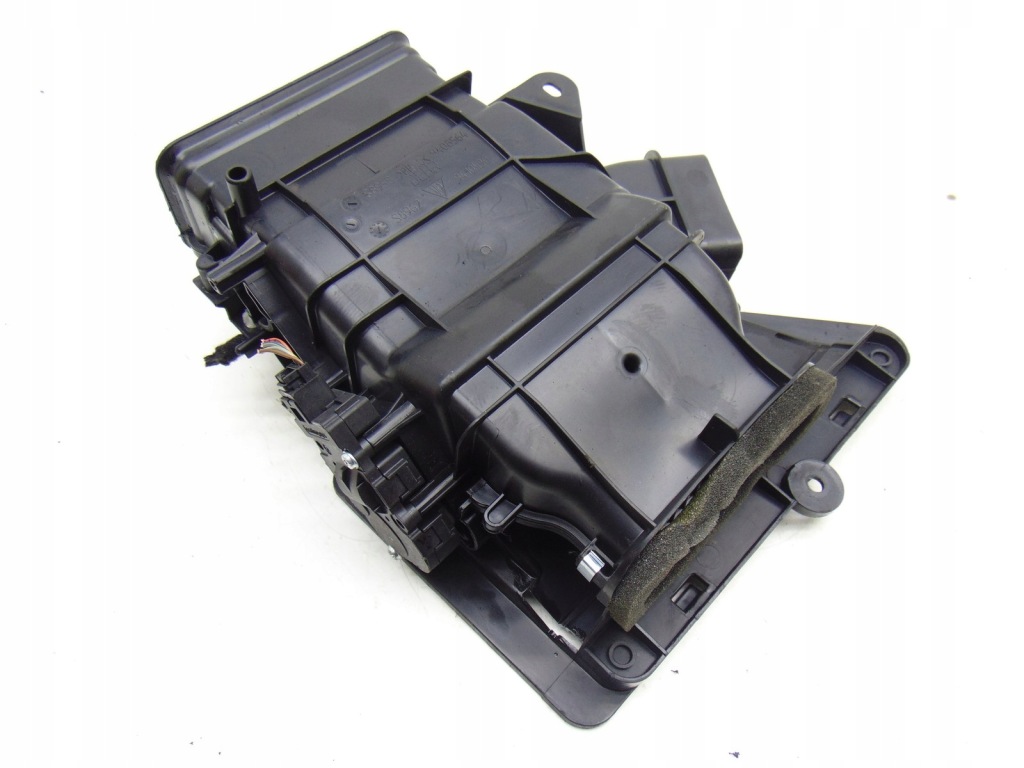 фото №1, Крышка багажника обдув впуск задняя левый porsche panamera 970