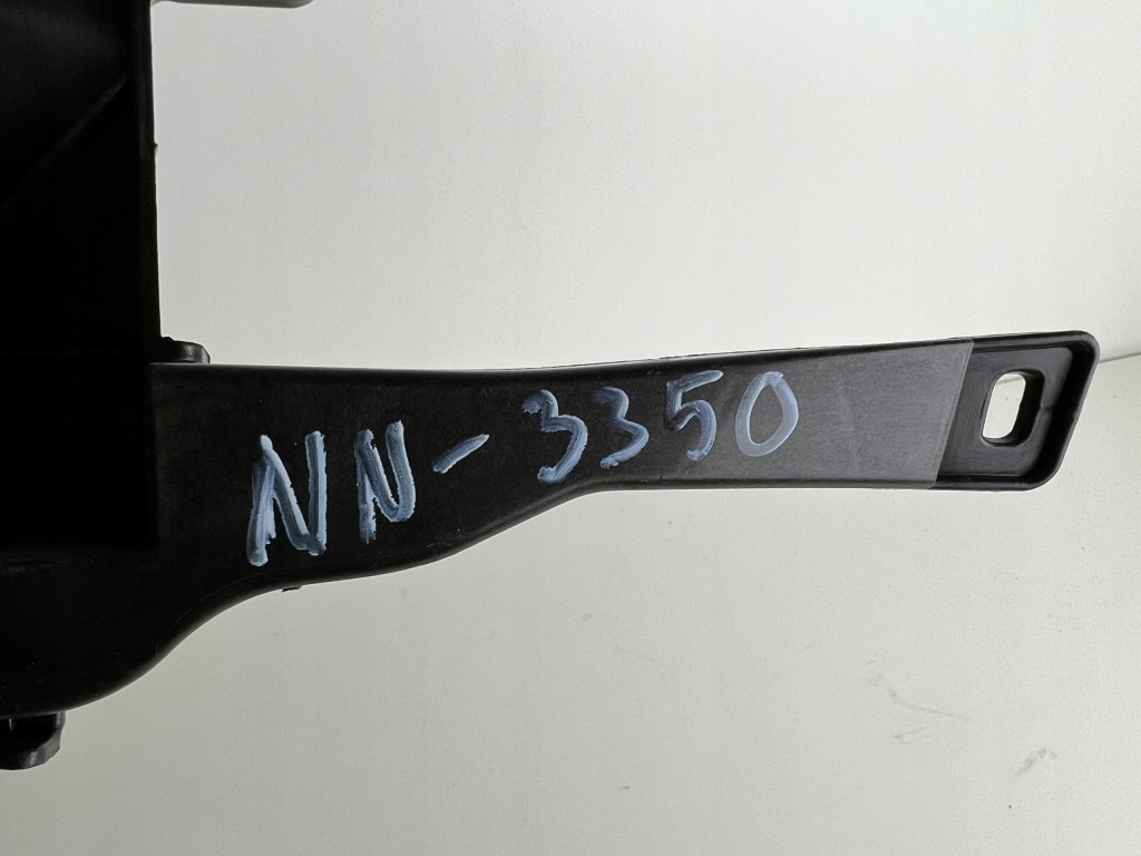 Кронштейн  кронштейн бампера ліхтарі  перед лівий opel astra k 39058200 оригінал Ціна