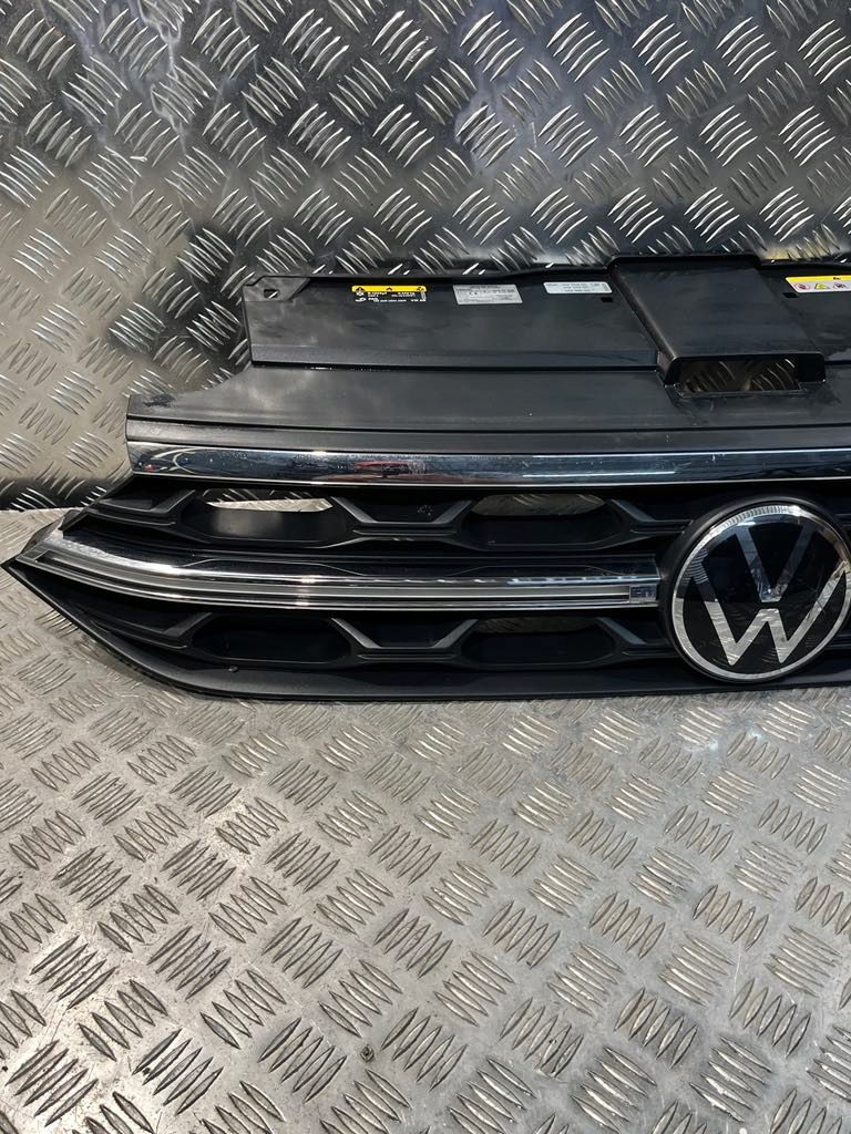фото №3, Решётка радиатора решётка радиатора vw troc t-roc 2ga r-line 2ga853651j с подсветкой led
