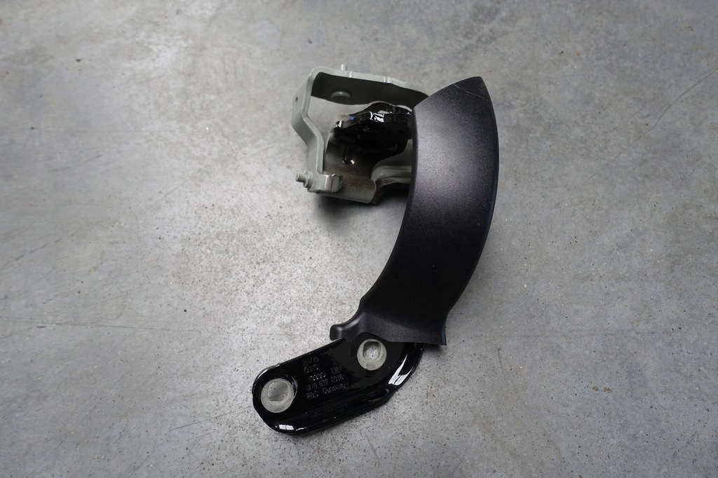 фото №1, Audi q7 sq7 4m петля кришки задній лівий