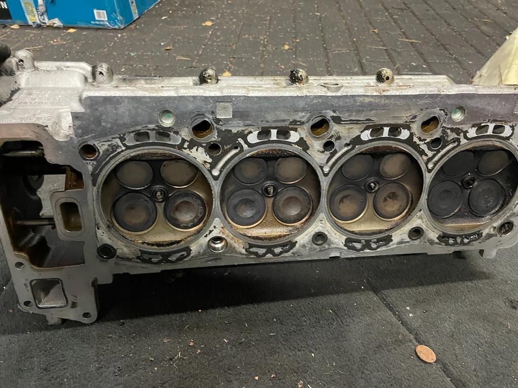 Головка правая mercedes 63amg 63 amg m156 idealna 1560161901 1560162001 в Украине