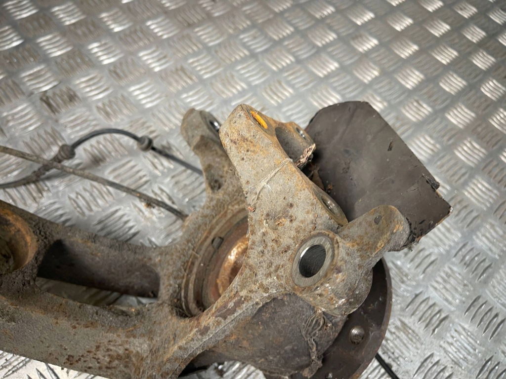 Ступиця колеса передній перед сторона права fiat ducato Доставка