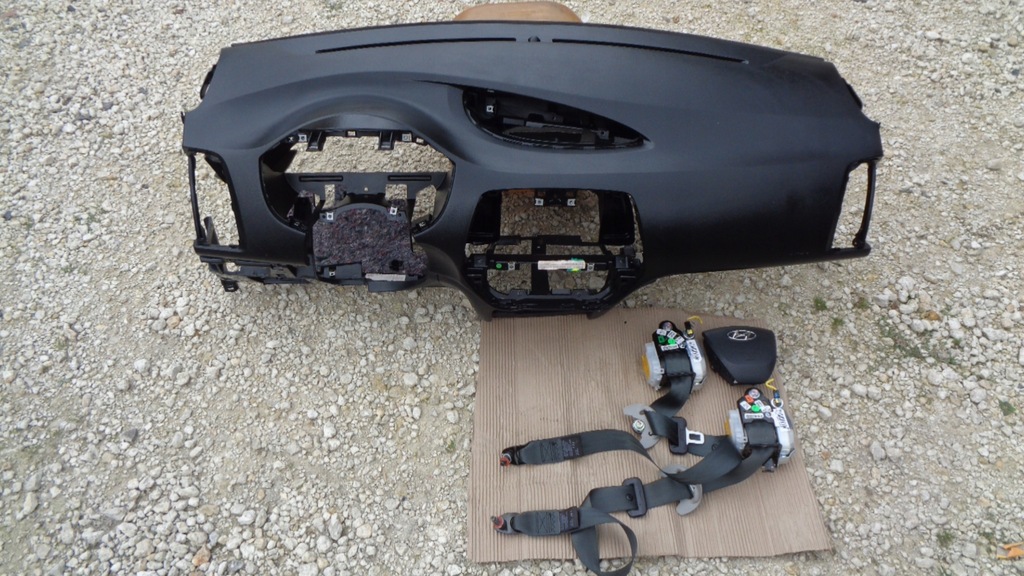 фото №7, Hyundai i20 08-15 приборная панель консоль подушка безопасности ремни идеальное состояние