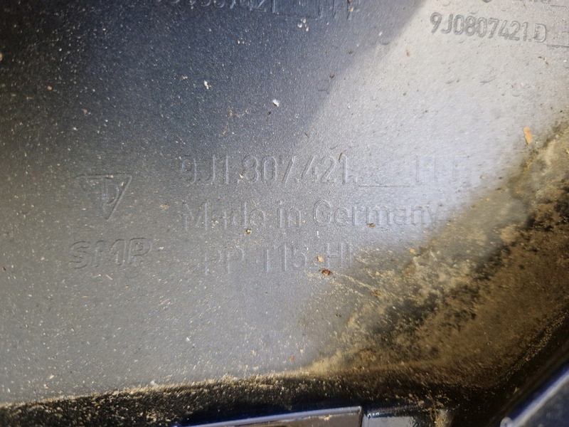 фото №8, Porsche taycan 9j1 9j1807421 бампер задняя оригинальный номер