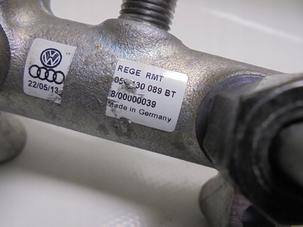 фото №7, Молдинг впрыскная трубка датчик audi a4 a5 q5 q5 a6 059130089bt 05a906051