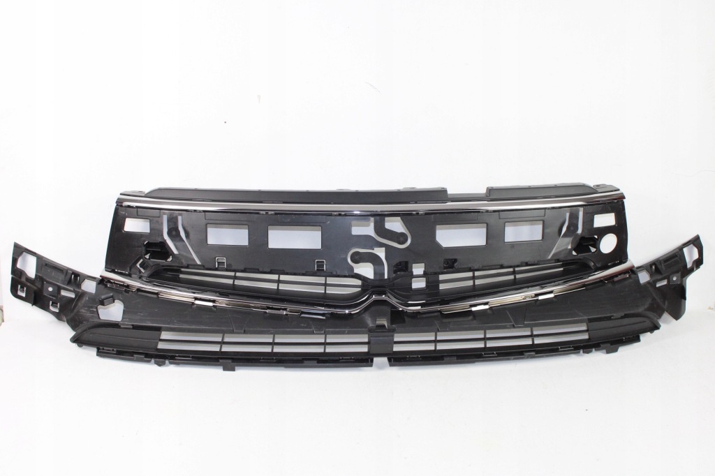 Купить Opel grandland рестайлинг  2024- решётка  решётка радиатора хром верх низ  оригинал 9840128277