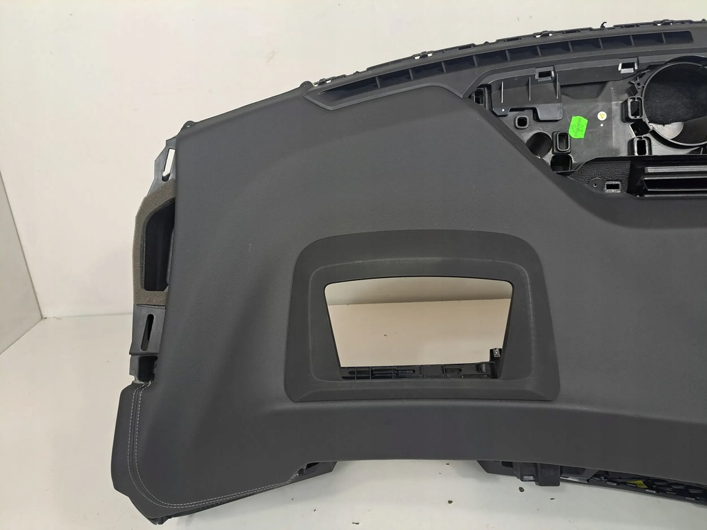 фото №10, Bmw 2 active tourer u06 2021 панелі приладова, консоль