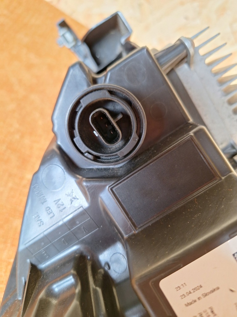 Tesla model 3 3 рестайлинг  y фара левая full led 151495200e комплектная Оригинал