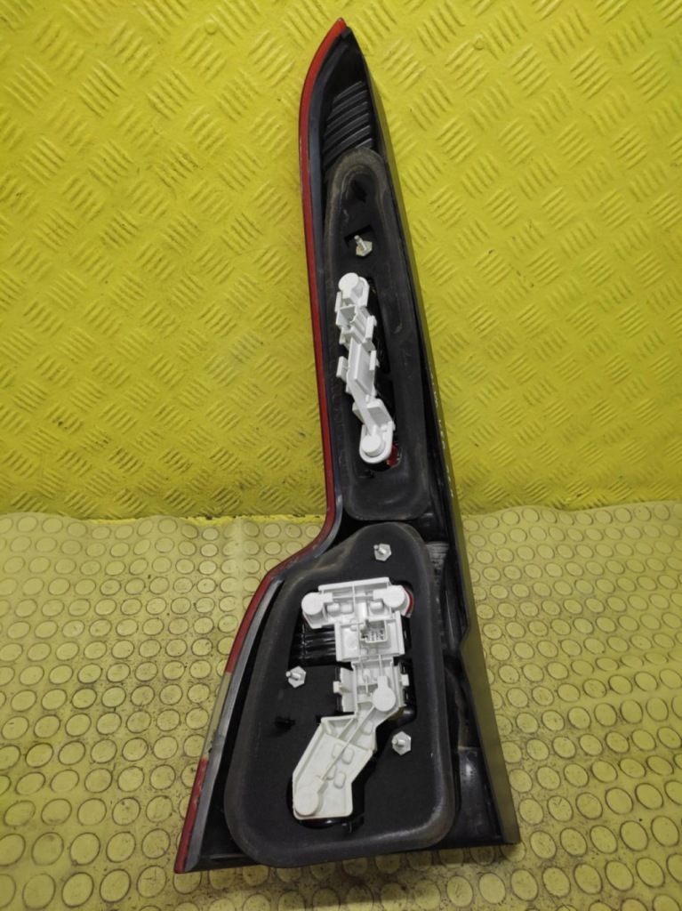 Volvo v50 фара правий задні Оригінал