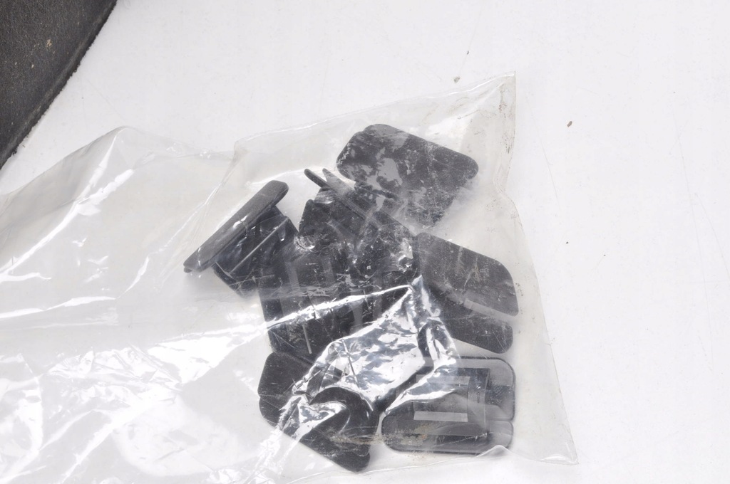 фото №11, Volvo s60 iii v60 ii шумоизоляция подкрылок капот клипсы 31477294