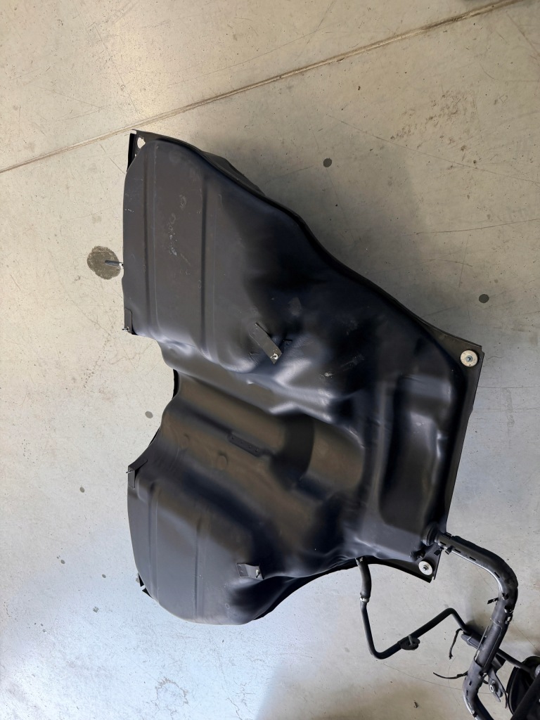 Бак паливної  bak mercedes s63 w221 m157 рестайлінг  2214706901 Оригінал