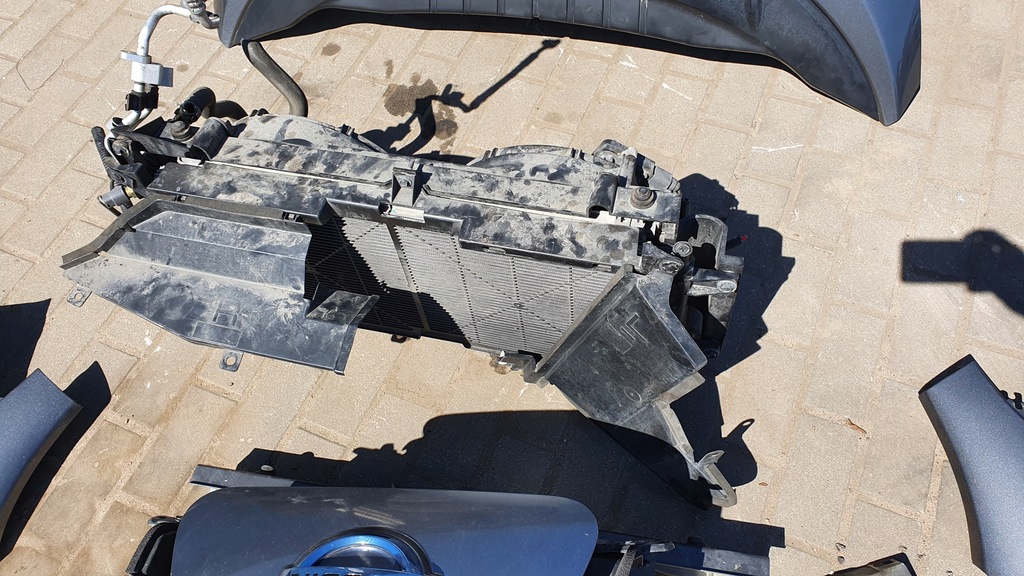 фото №9, Nissan leaf i перед kompletny радиатор