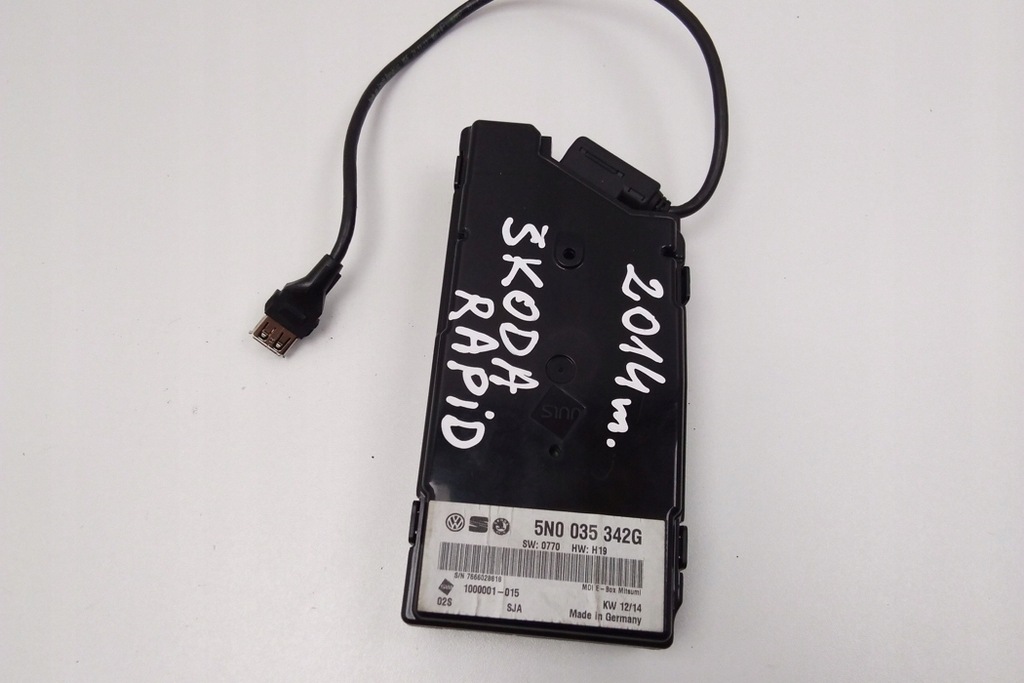 фото №1, Додаткові з'єднувач мультимедіа aux/usb skoda rapid spaceback nh1