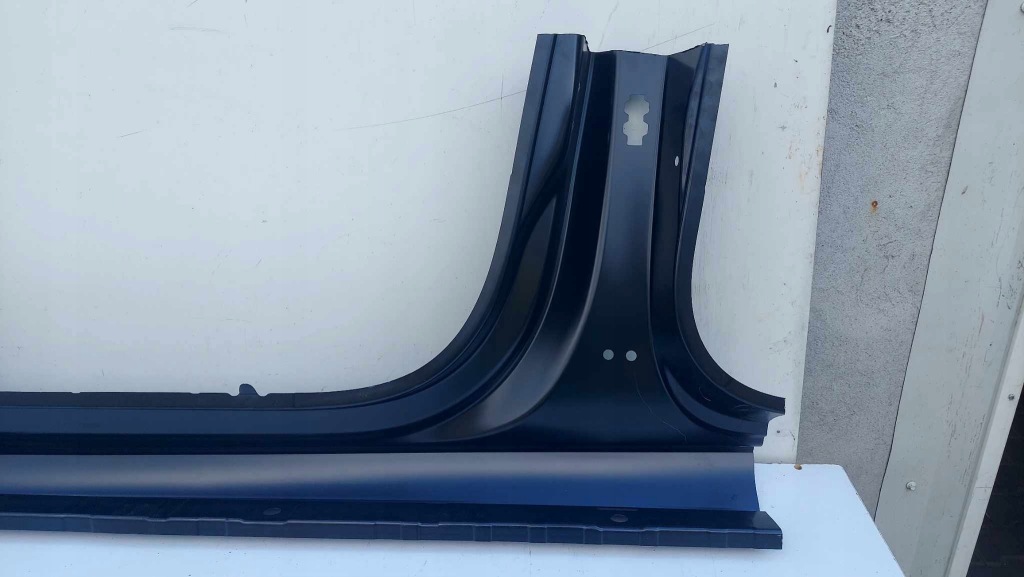 Audi a3 8v4 sportback порог стойку a b правый  перед новый оригинальный номер 3125 Киев